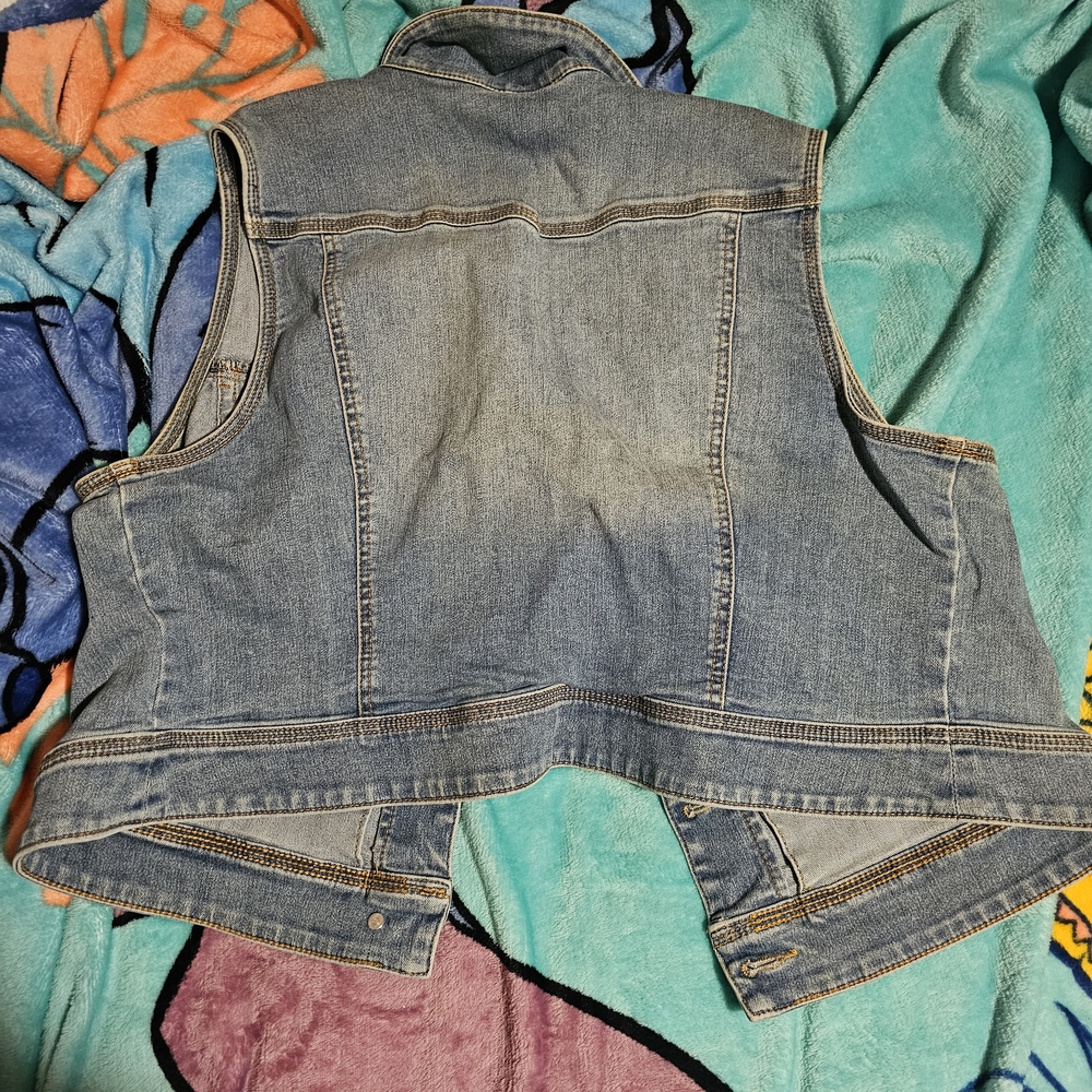 🩷 Stylish Denim Vest - Picture 3 of 3